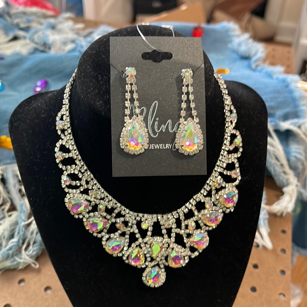 Iridescent Rhinestone Necklace Set